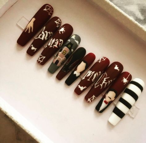 Halloween Nails Adams Family, Wednesday Addams Nails Ideas, Wednesday Themed Nails, Wednesday Addams Acrylic Nails, Wednesday Addams Inspired Nails, Addams Family Nail Art, Adams Family Nail Art, Addams Family Nail Design, Wednesday Addams Nail Art