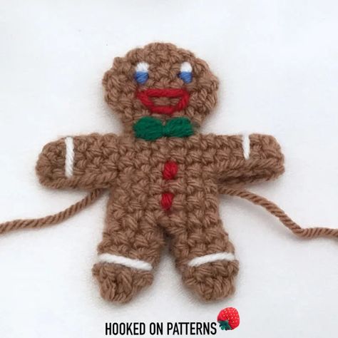 Crochet Christmas Patterns Free, Gingerbread Crochet, Crochet Christmas Patterns, Gingerbread Man Free, Crochet Making, Christmas Amigurumi, Crochet Christmas Ornaments Free, Christmas Bazaar, Crochet Holiday