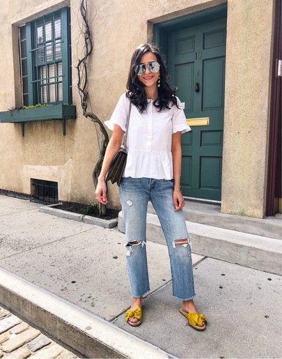 I’m ready for ya spring...🌼🌼🌼 I’ve been lovingggg anything yellow lately & these bow slides are no exception! Follow me on the @liketoknow.it app to shop this comfy, spring ready look or head to my blog - www.theclosetcrush.com Yellow Slides Outfit, Yellow Flats Outfit, Yellow Sandals Outfit, Yellow Shoes Outfit, Yellow Footwear, Yellow Slides, Slides Outfit, Yellow Flats, Bow Slides