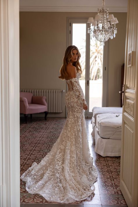 Wedding Dress With Detachable Sleeves, Beachy Wedding Dress, Slim Wedding Dresses, Julie Vino Wedding Dress, Dress With Detachable Sleeves, Sukienki Maksi, Long Wedding Dress, Classy Wedding Dress, Beach Wedding Dress Boho