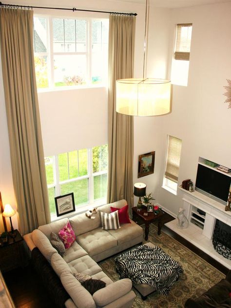 Two story living room Tall Curtains, High Ceiling Living Room, Window Treatments Living Room, Curtains Ideas, Tall Windows, Living Room Arrangements, Long Curtains, Trendy Living Rooms, Tall Ceilings