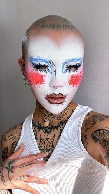 Meicrosoft Instagram Makeup, Meicrosoft Makeup Looks, Meicrosoft Instagram, Painting On Face, Drag Clown, Stina Persson, Competition Makeup, Paint Makeup, Back Of My Mind