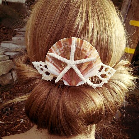 Mermaid Hair Comb by PoppyCoast on Etsy Beach Wedding Makeup, Mermaid Accessories, Hair Things, Beach Wedding Hair, Hair Accessories Boho, Mermaid Hair, Wedding Hair Pieces, Boho Hairstyles, Mermaid Fashion