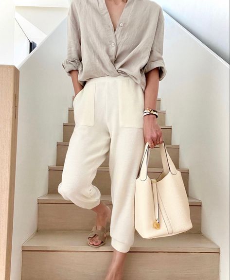 Linen Pants Outfit, Linen Bottoms, Spanish Style, White Beige, Linen Pants, Classy Outfits, Spring Summer Fashion, New Outfits, Everyday Fashion