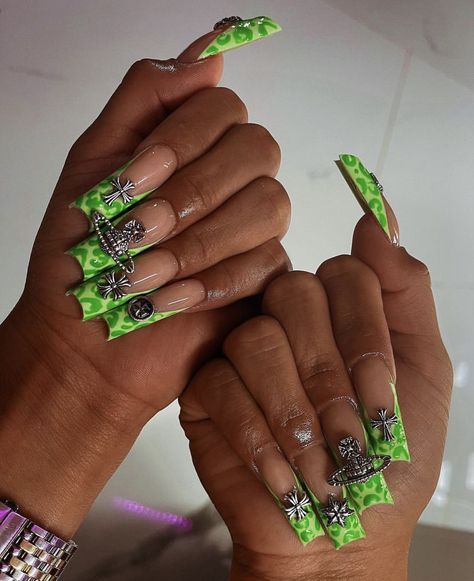 Lime Green Acrylic Nails Designs, Lime Green Nails Acrylics, Lime Green Nails Design, Chrome Heart Nails, Lime Green Nails, Neon Green Nails, Junk Nails, Green Acrylic Nails, Graduation Nails