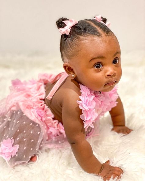 3,192 Likes, 173 Comments - BABY S A I L O R🌻 (@sailorkinsley) on Instagram: “Princess in pink petals👑 Swipe for more cuteness🥺🥰 ✨Follow @sailorkinsley for more baby fever” Lace Frontal Wig Straight, Straight Bob Wig, Twin Baby Girls, Lil Girl Hairstyles, Black Baby Boys, Old Hairstyles, Chic Headband, Wig Straight, Clear Pictures