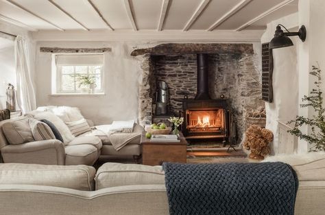 White Company Cornwall cottage neutral country rustic interiors home decorating Beach Cornwall, Cornish Cottage, Fairy Tale Cottage, The Fable, Cornwall Cottages, Rustic Luxe, Self Catering Cottages, Luxury Cottage, Cottage Living Rooms