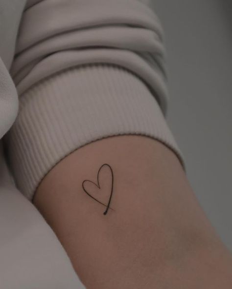 Messy Heart Tattoo, Dainty Heart Tattoos For Women, Fine Line Heart Tattoo Wrist, Small Heart Outline Tattoo, Delicate Heart Tattoo, Heart Tattoo Unique, Heart Tattoo Fine Line, Line Tattoo Heart, Fineline Heart Tattoo