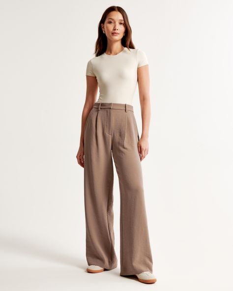 Women's Cuffed Hem Tailored Wide Leg Pant | Women's Clearance | Abercrombie.com Light Brown Pants Outfit, Light Brown Pants, Brown Pants Outfit, Business Casual Dress Code, Casual Denim Skirt, Chic Business Casual, Teacher Clothes, Textured Cardigan, Work Fits