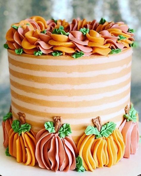 Thanksgiving Cakes Decorating, Fall Birthday Cakes, Pumpkin Buttercream, Wilton Tips, Thanksgiving Cakes, Pumpkin Desserts, Wilton Cake Decorating, Fall Cakes, Cake Decorating Designs