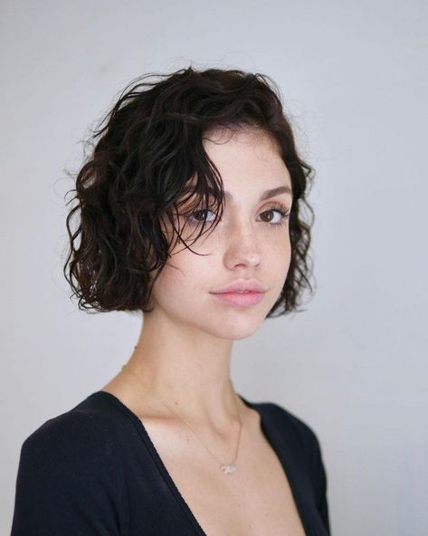 40 Best French Bob Hairstyles & Haircuts Trending in 2020 | All Things Hair French Curly Hair, French Bobs, French Haircut, French Girl Hair, Haircuts Trending, Hair French, Short Wavy Haircuts, Bob Haircut Curly, French Bob