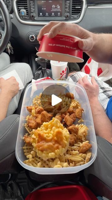 Food Dudes on Instagram: "Viral Chick-fil-A Bowl Hack #foodhacks #viralrecipes #chickfila #lifehacks" Chick Fil A Breakfast Bowl, Chick Fil A Order Ideas, Chick Fil A Hacks, Chick Fil A Bowl, Chick Fil A Salad, Chik Fil A Chicken, Chick Fa La, Food Dudes, Cottage Cheese Dinner