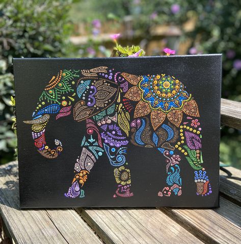 Dot Painting Elephant, Elephant Dot Art, Dot Art Animals, Dot Art Painting Canvases, Dot Painting Animals, Elephant Mandala Art, Dot Art On Canvas, Father's Day Drawing, Elephant Crafts