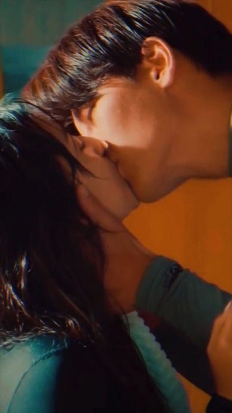 Romantic Couple Kissing, Korean Drama Romance, Korean Drama Tv, Romantic Films, Korean Drama List, Cute Couple Quotes, Korean Drama Songs, Korean Drama Movies, Romantic Videos Couples