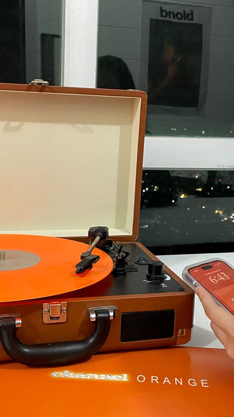 channel orange vinyl ! Channel Orange Vinyl, Cd Aesthetic, Channel Orange, Orange Vinyl, Air Air, Vinyl Cd, Orange Aesthetic, Cd Player, Gq