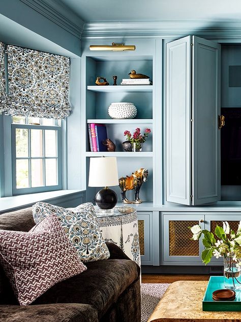 Retro Countertops, Ikea Hemnes Bed, Hidden Tv Cabinet, Living Room Makeover Ideas, Room Makeover Ideas, Modern Luxury Living Room, Beautiful Bookshelf, Hidden Tv, Built In Cabinet