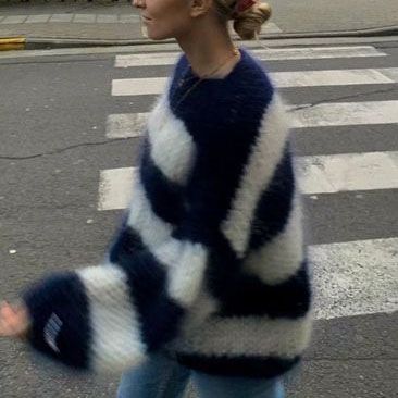 Cable Jumper Outfit, Fuzzy Sweater Aesthetic, Winter Knits Outfits, Striped Chunky Sweater, Big Striped Sweater Outfit, Blue Sweaters Outfit, Knit Sweater Striped, Chunky Blue Sweater, Blue Outfit Sweater