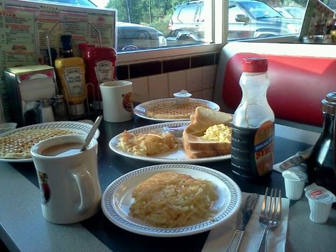 Diner Breakfast, Breakfast Diner, Diner Food, Vintage Americana, Life Is Strange, American Dream, Small Towns, Dream Life, Diner