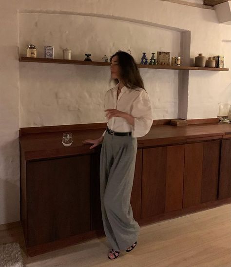 All Posts • Instagram Outfit Formal Mujer, Trouser Outfit, Look Plus Size, Old Money Style, Old Money Aesthetic, Women Plus Size, Work Clothes, 가을 패션, Look Plus