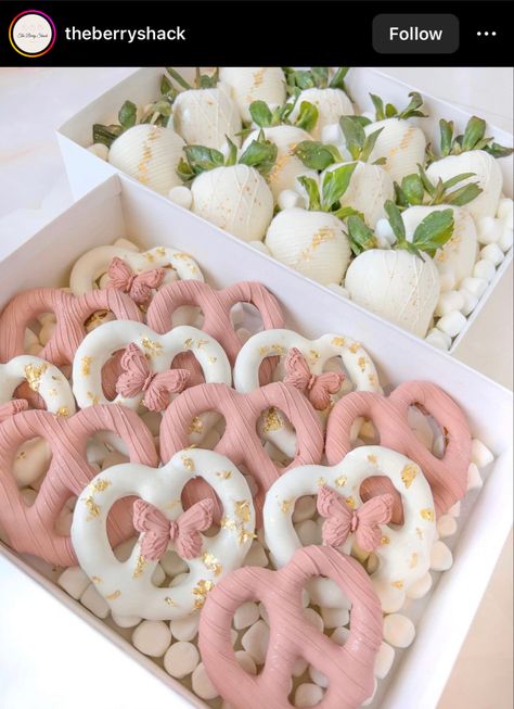 Pink And Yellow Chocolate Covered Pretzels, Cute Chocolate Covered Pretzels, Pink And White Treats, Chocolate Covers Pretzels, Pink Chocolate Covered Treats, Coquette Chocolate Covered Strawberries, Pretzels Chocolate Covered, Chocolate Covered Strawberries Bridal, Bday Dessert Ideas