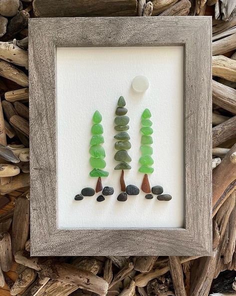 Seaglass Decorating Ideas, Christmas Seaglass Crafts, Simple Sea Glass Art, Sea Glass Trees, Crafts With Driftwood, Seaglass Snowflake, Seaglass Trees, Seaglass Art Ideas, Seaglass Ornaments