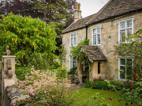 Somerset Cottage, Dream House Mansions, British Cottage, English Country Cottages, English Country Cottage, Country Cottage Decor, English Cottage Style, English Cottage Garden, Dream Cottage