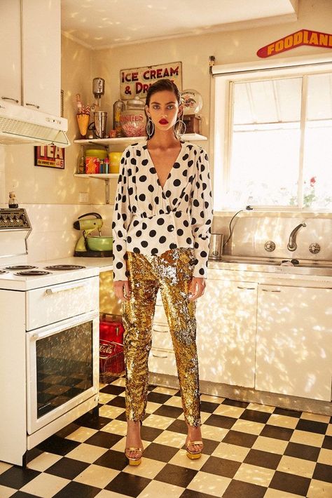 Janice Wu, Fashion Shooting, Vogue Australia, Hair And Makeup Artist, Hailey Baldwin, Fashion Photography Editorial, Sergio Rossi, Photoshoot Inspiration, Strike A Pose