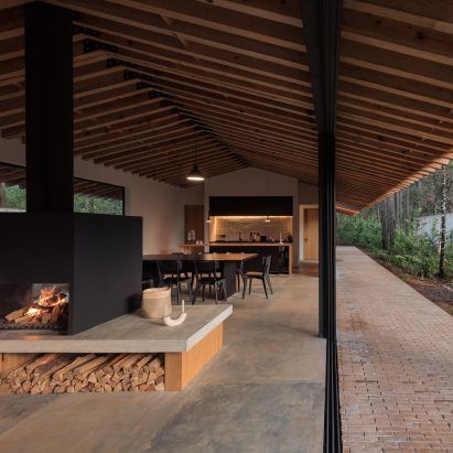 Waterfall Island Kitchen, Mexican House, Wood Cabinet Doors, Exposed Rafters, Brick Walkway, Timber Roof, Charred Wood, Built In Furniture, Thatched Roof