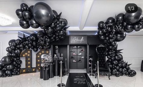 Black Back Drop Ideas, All Black Party Decorations Events, All Black Backdrop, Masculine Event Decor, All Black Balloon Decor, Monochrome Balloon Garland, Black Backdrop With Balloons, All Black Event Decor, Opening Party Ideas Business