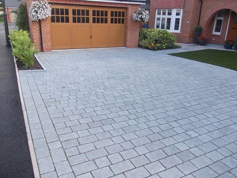 Block Paving Patio, Grey Block Paving, Driveway Paving Stones, Front Driveway Ideas, Landscaping Entrance, Front Garden Ideas Driveway, Paving Driveway, Grass Landscaping, Tarmac Driveways