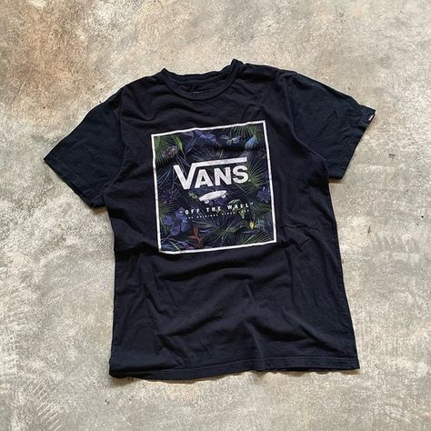 Vans “Off the wall” Black Skater T-shirt Pretty Sick, Vintage Effect, Vans Off The Wall, Off The Wall, The Wall, Shirt Shop, Fashion Design, Wall, T Shirt