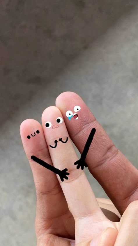 3 Friends Hand Poses, Friendship Selfies Photo Ideas, Trio Posing Ideas, 3 Friends Selfie Poses, Trio Friends Pic Ideas, Trio Hand Poses, Selfie Ideas Best Friend, Trio Story Ideas, Trio Instagram Story