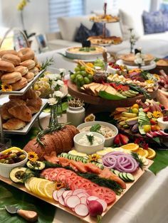 Kamper's Kitchen Party Food Buffet, Breakfast And Brunch, Grazing Table, Charcuterie Platter, Charcuterie Recipes, Artisan Cheese, Grazing Tables, Fall Dinner, Buffet Food