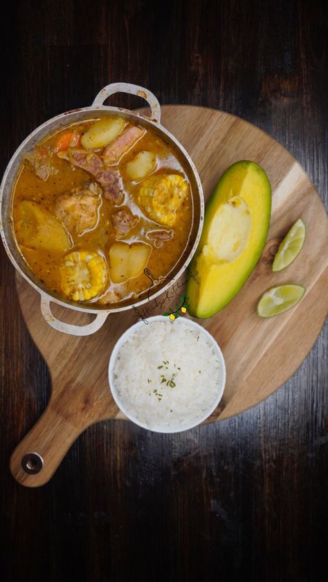 Chicken Sancocho Recipe, Chicken Sancocho, Dominican Chicken, Healthy Daily Meals, Sancocho Recipe, Dominicano Recipes, Dominican Food, Colombian Food, Island Food