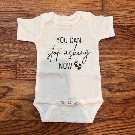 Pregnancy Announcement Onesie. “You Can Stop Asking Now.” Never Worn. No Damages. Onesie Ideas Announcement, Family Pregnancy Announcement Christmas, Baby Announcement Onesie Grandparents, Pregnant Progress Pictures, Christmas Present Baby Announcement, Aunt To Be Announcement, You Can Stop Asking Now Announcement, Baby Onsies Ideas Announcement, Late Pregnancy Announcement