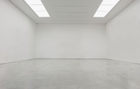 white walls and around the room track lighting that can be dimmed for presentations White Wall Gallery, Art Gallery Space, White Cube Gallery, Art Gallery Design, White Gallery Wall, Open Cube, Gallery Space, Interiors Dream, Empty Room