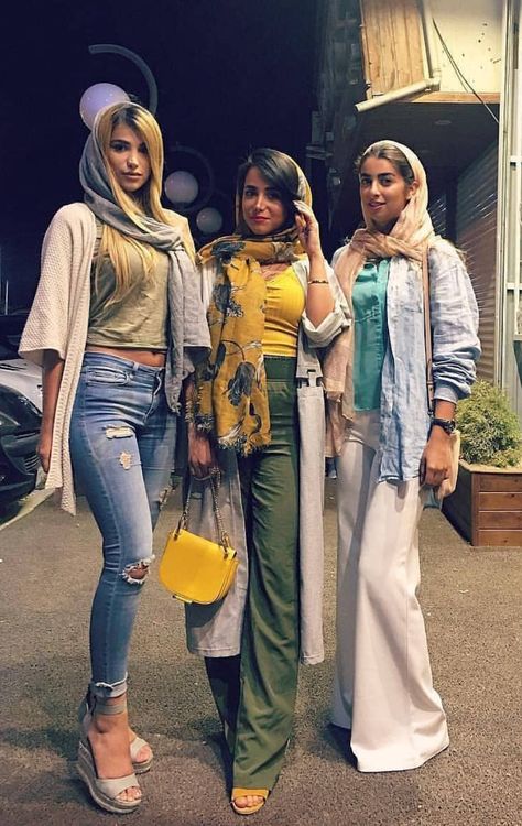 street_style # women_fashion # stylish # smartly_dressed  #iranian_fashion  #tehran’s_street_style Tehran Street Style, Persian Women, Iranian Fashion, Persian Fashion, Tehran Iran, Mori Girl Fashion, Iranian Women Fashion, Muslim Women Fashion, Iranian Women