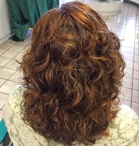 Perms For Medium Hair, Hair Do For Medium Hair, Types Of Perms, Loose Perm, Bobs Hairstyles, 60s Hairstyles, Wavy Perm, Perm Hairstyles, Hairstyles Brunette