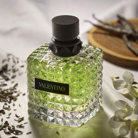 Valentino Born in Roma Donna: Discover the many vibrant ways to be you Born In Roma Perfume, Valentino Parfum, Valentino Donna Born In Roma, Valentino Born In Roma, Lapsang Souchong Tea, Born In Roma, Woody Perfume, Lapsang Souchong, Summer Perfume