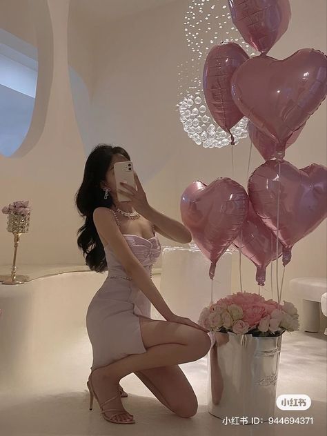 Birthday Party Instagram Pictures, Bday Outfits Aesthetic, Korean Birthday Party Aesthetic, Coquette Birthday Dress, Douyin Birthday Photoshoot, Birthday Dresses Aesthetic, Korean Birthday Outfit, Douyin Birthday, Coquette Birthday Outfit