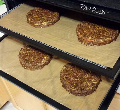 Raw Vegan Recipes by Rocki: Raw Vegan Veggie Burgers - Nut-Free Version Vegan Mushroom Burger, Vegan Veggie Burger, Raw Food Diet Plan, High Carb Vegan, Vegan Burger Recipe, Vegan Keto Recipes, Vegan Wraps, Veggie Burgers, Vegan Sausage