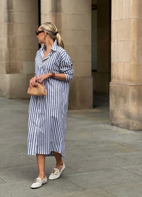 Strip Dress Outfit, Navy Striped Dress Outfit, Stripe Dress Outfit, Lydia Tomlinson, Blouse Dress Outfit, Striped Dress Outfit, Strip Dress, Casual Trendy Outfits, Outfit Primavera