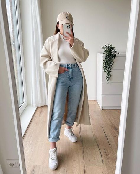 Jen 🌸 on Instagram: “Casual or chic? 1 or 2? 🤷🏻‍♀️” Wardrobe Style, Ootd Outfit, 1 Or 2, Winter Fashion Outfits, The Mirror, Outfits Casuales, Minimalist Fashion, Everyday Outfits, What To Wear