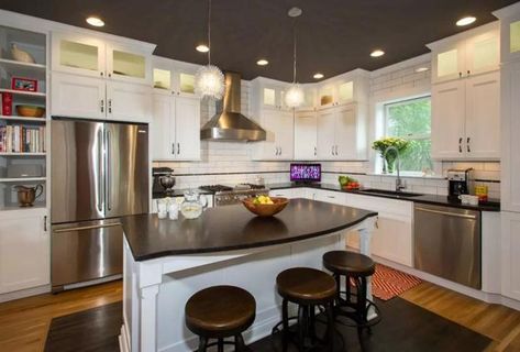 Dark Ceiling Designs in Modern Kitchens and Bathroom Interiors Dark Ceiling Kitchen, Purple Kitchen Designs, Brown Granite Countertops, Color Bathroom Design, Antique White Kitchen Cabinets, Antique White Kitchen, Ceiling Kitchen, Dark Ceiling, Bathroom Design Black