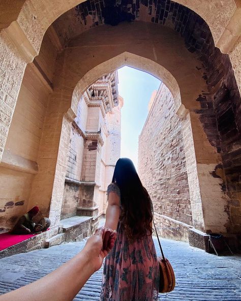 Jas & Mey | Creative Direction on Instagram: “Mehrangarh Fort, Jodhpur, Rajasthan ____________ Last month, we visited Rajasthan. And the feedback we got from our ‘experimental’…” Jaisalmer Instagram Story, Mehrangarh Fort Jodhpur Photoshoot, Jaisalmer Fort Photography, Fort Pictures Ideas, Fort Poses Ideas, Mehrangarh Fort Jodhpur Photography, Jodhpur Photography Poses, Jodhpur Photoshoot, Fort Poses