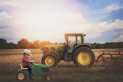 John Deer Photo Shoot Ideas, Toddler Tractor Photoshoot, One Year Old Farm Photo Shoot, Tractor First Birthday Pictures, Tractor Birthday Party Food, 1st Bday Pictures, Tractor Birthday Party Theme, Tractor Photography, Farm Family Pictures