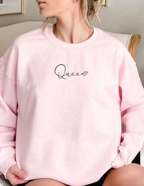 This personalized "Queen" sweatshirt is the perfect customized gift for the soon-to-be Bride, Wife, or someone special to you:) This is a comfortable sweatshirt that can worn while relaxing at home, or out and about! Bride Crewneck, Female Engineer, Wifey Sweatshirt, Mrs Sweatshirt, Engagement Party Gifts, Gifts For Fiance, Future Mrs, Bride Gift, Mama Sweatshirt