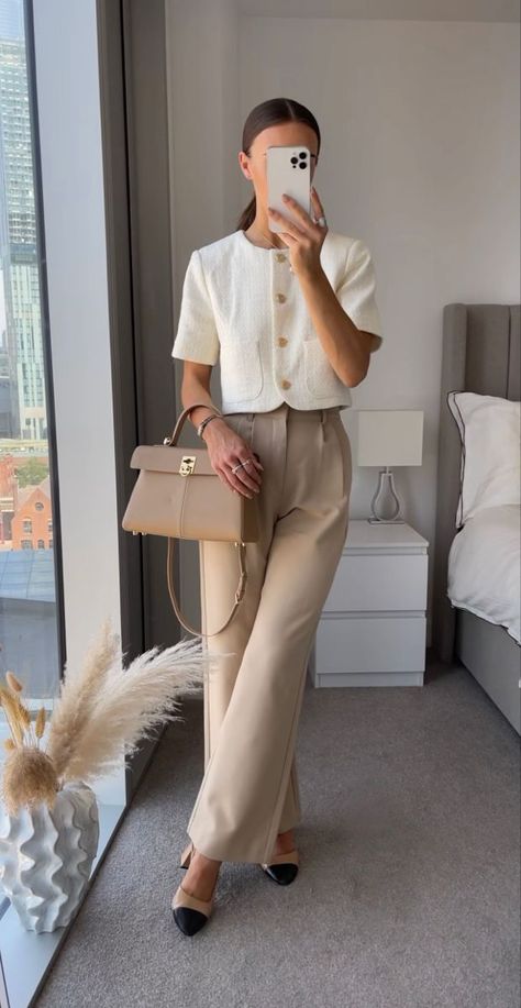 Cream And Black Flats Outfit, Internship Outfit, Conference Outfit, Business Professional Outfits, Corporate Attire, Professional Outfits Women, Chique Outfits, Business Outfits Women, Stylish Work Attire