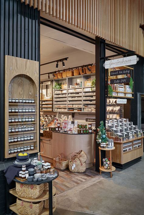 Modern Bodega Market, Grab And Go Market, Modern Grocery Store, Sprouts Grocery, Store Counter Design, Organic Supermarket, Coffee Display, Roller Door, Wellness Store