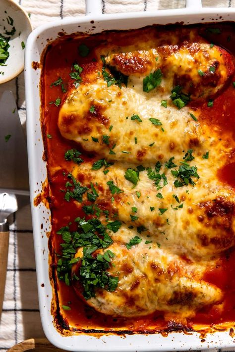 Italian Baked Chicken Breast, Italian Marinated Chicken, Italian Chicken Breast, Moist Baked Chicken, Smoked Beef Short Ribs, Italian Baked Chicken, Delicious Chicken Dinners, Italian Chicken Recipes, Oven Chicken Recipes